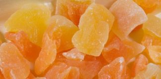 Frutas cristalizadas de casca de melancia